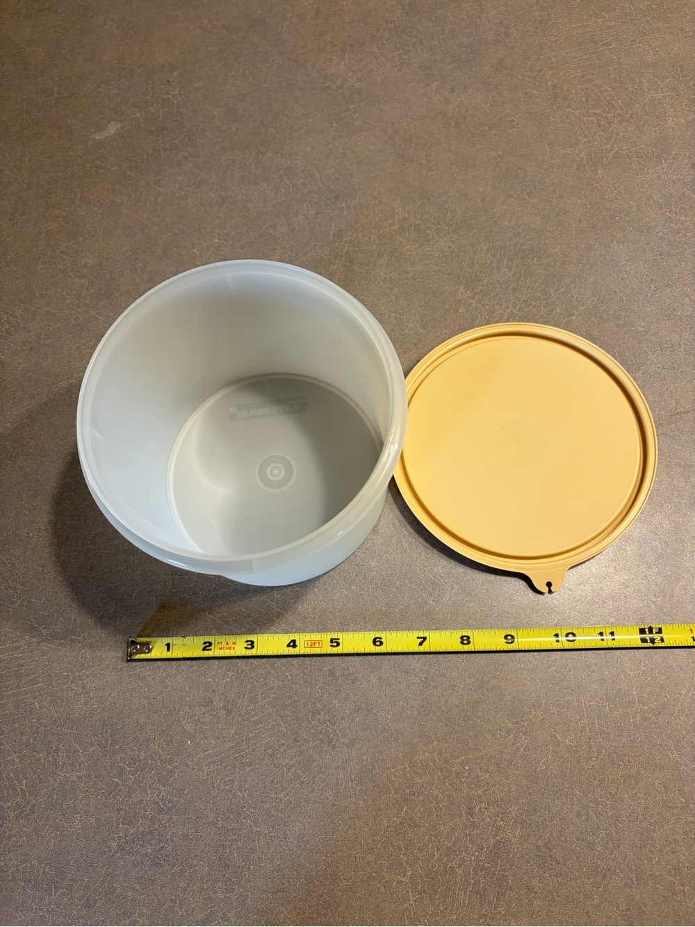 Tupperware Container Round With Tan Lid - Picture 5 of 8